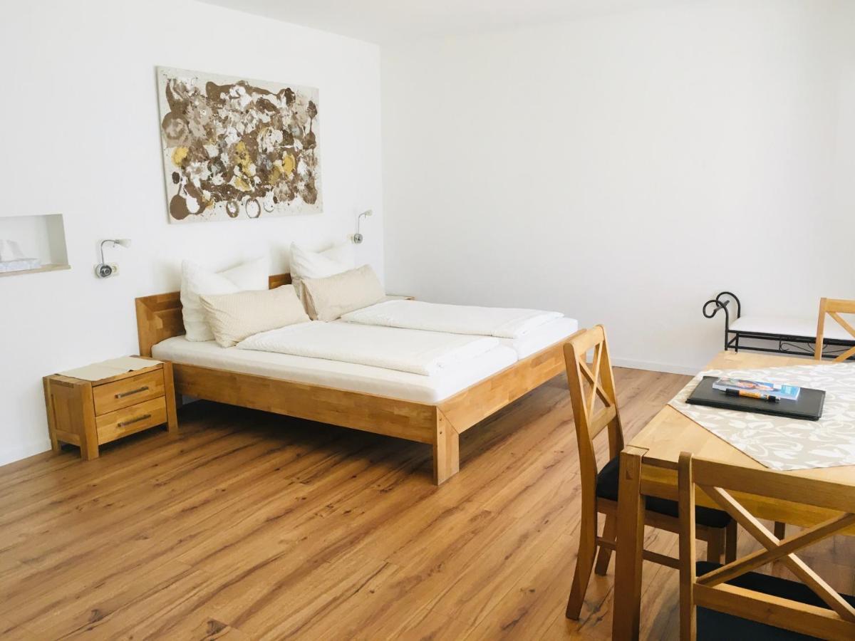 Gaestehaus Sommertal Mit Pool Im Garten, Eigener Parkplatz, 800M Zum Bodensee, 300M Zur Altstadt Meersburg Dış mekan fotoğraf
