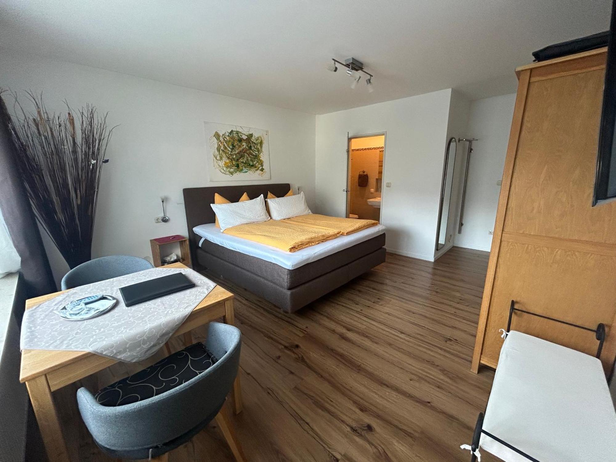 Gaestehaus Sommertal Mit Pool Im Garten, Eigener Parkplatz, 800M Zum Bodensee, 300M Zur Altstadt Meersburg Dış mekan fotoğraf