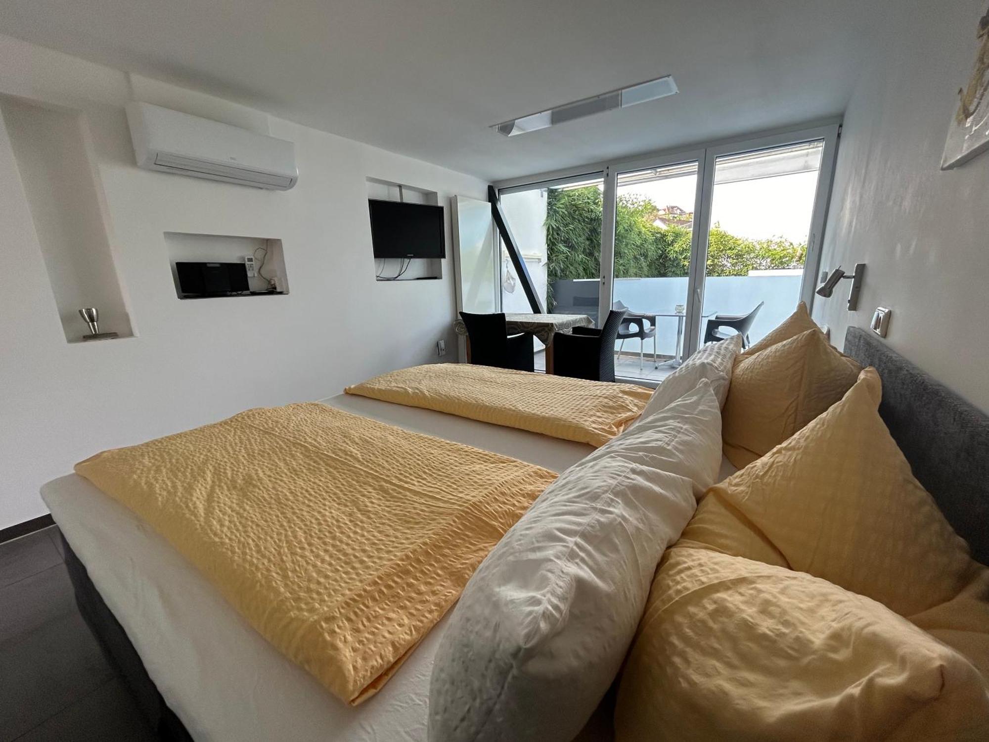 Gaestehaus Sommertal Mit Pool Im Garten, Eigener Parkplatz, 800M Zum Bodensee, 300M Zur Altstadt Meersburg Dış mekan fotoğraf