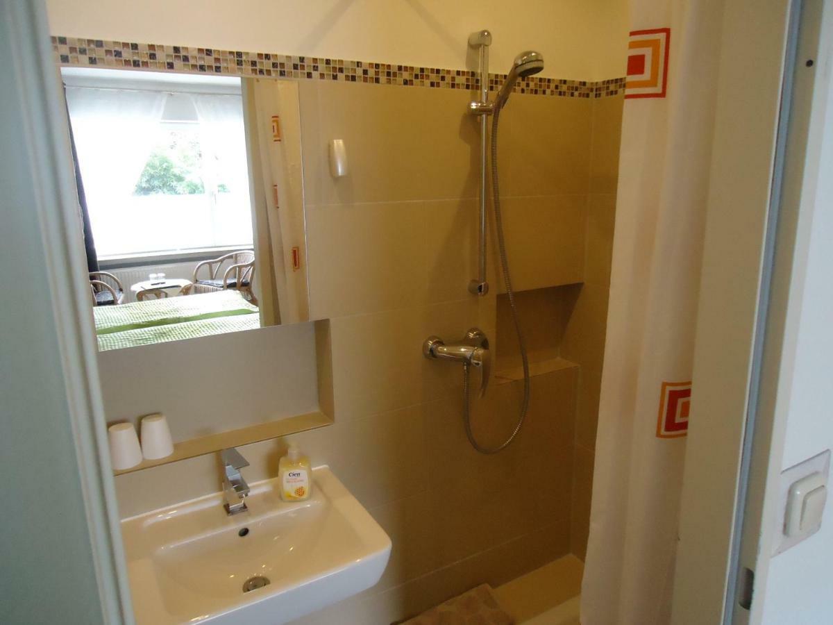 Gaestehaus Sommertal Mit Pool Im Garten, Eigener Parkplatz, 800M Zum Bodensee, 300M Zur Altstadt Meersburg Dış mekan fotoğraf